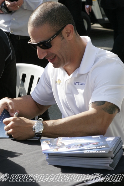 Autograph Session_23May15_1277.jpg